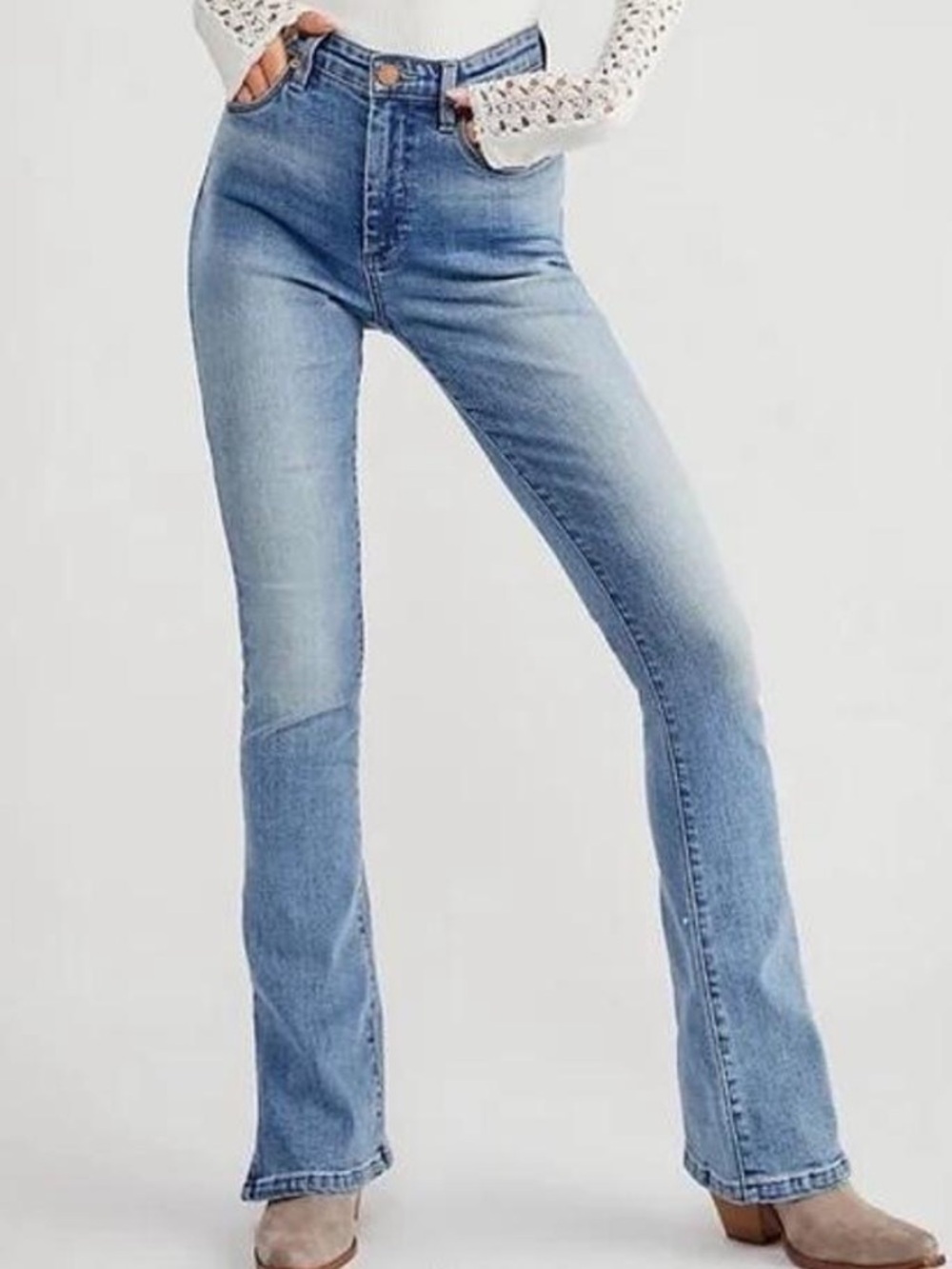 Blank NYC Boot Cut Light Wash Denim sz26 High Rise Mini Flare Slit Hem THE HOYT